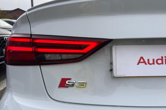 Audi S3 Photo 31