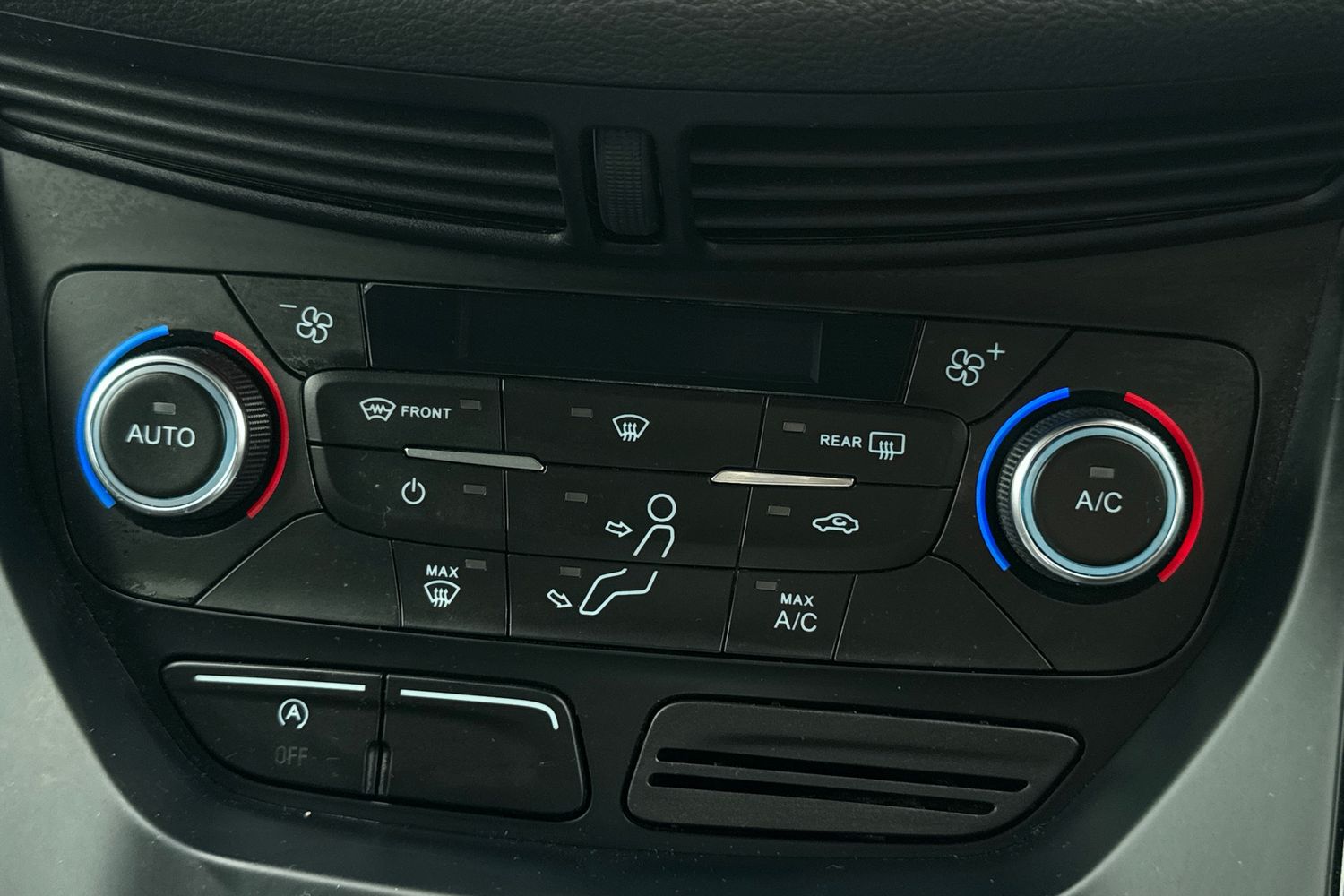 Ford KUGA Photo 31