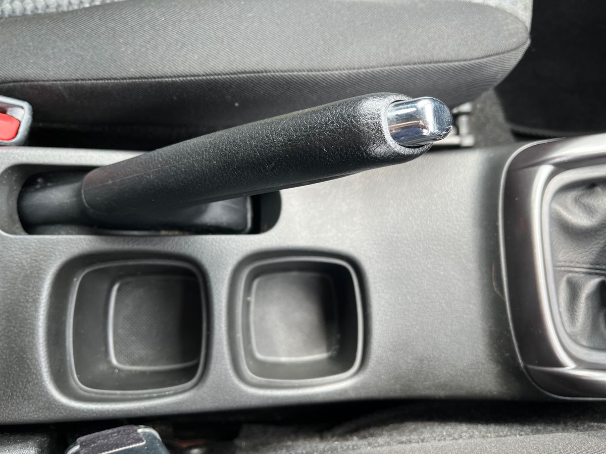 Suzuki S-Cross Photo 32