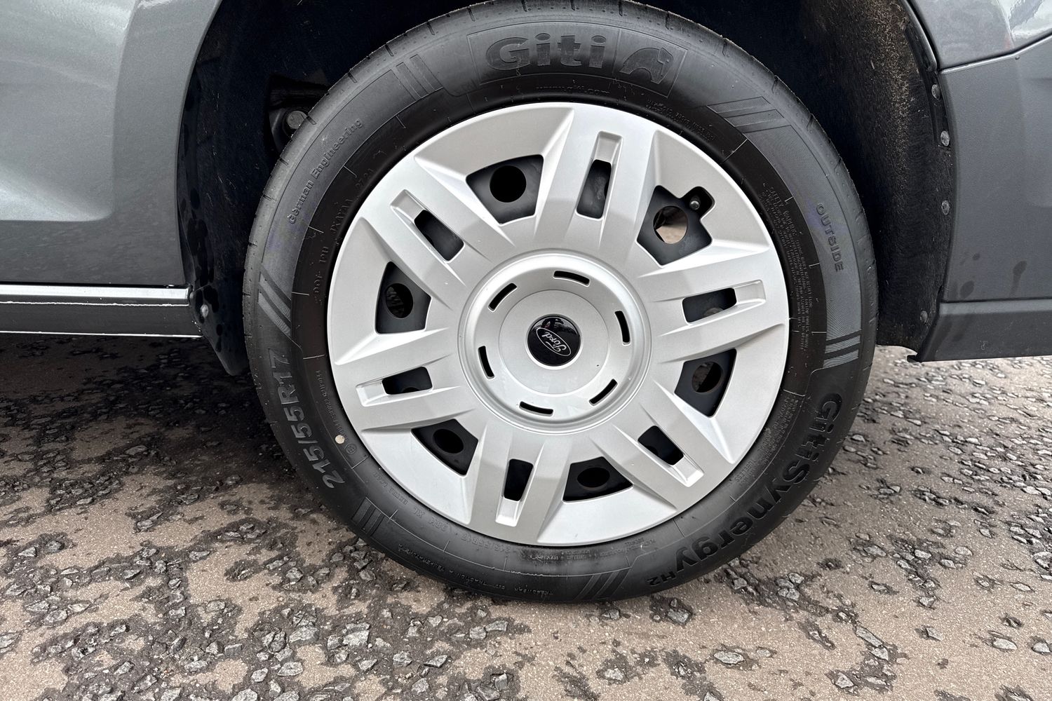 Ford TRANSIT CONNECT Photo 8