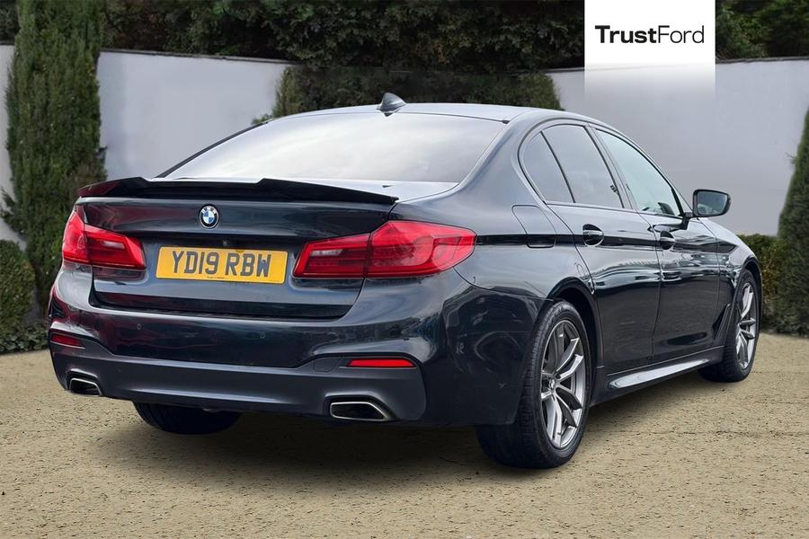 BMW 5 SERIES Photo autoimg-b41ab0069f4cad8beeac8fb7d23edaf1c59e6176.jpg