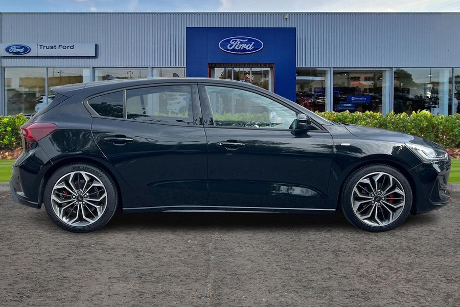Ford Focus Photo autoimg-b41ba8d99959943501e114f8b7bc612243abba0f.jpg