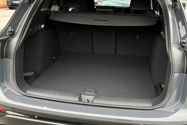 Audi  Q6 SUV Photo 12