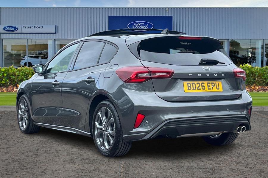 Ford Focus Photo autoimg-b421a7f0b9068cd00f1c13aff165b15905bcff99.jpg