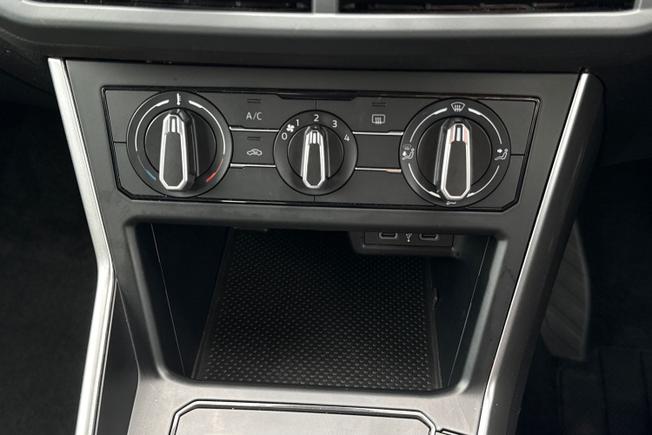 VOLKSWAGEN Polo Photo 21