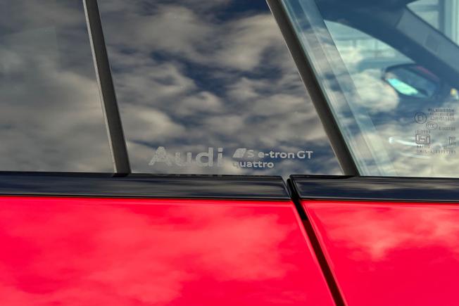 AUDI S e-tron GT Photo 55