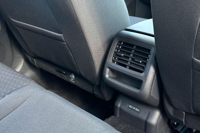 VOLKSWAGEN T-Roc Photo 41