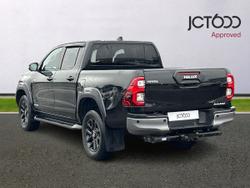 TOYOTA Hilux Photo 3