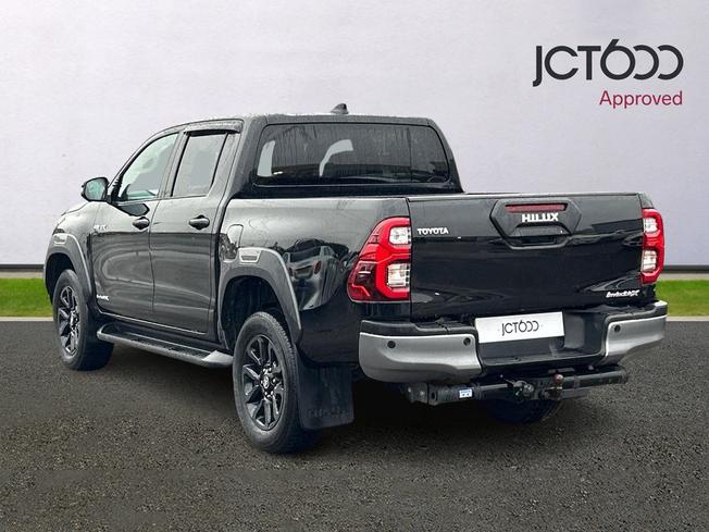 TOYOTA Hilux Photo 3