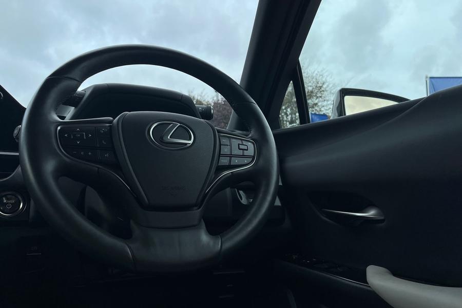 Lexus UX Photo autoimg-b42a915df216314de58b4623733c9e0825692333.jpg
