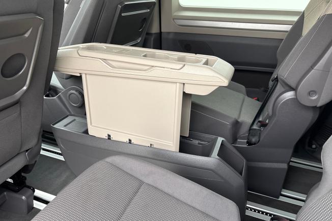 VOLKSWAGEN Multivan Photo 33