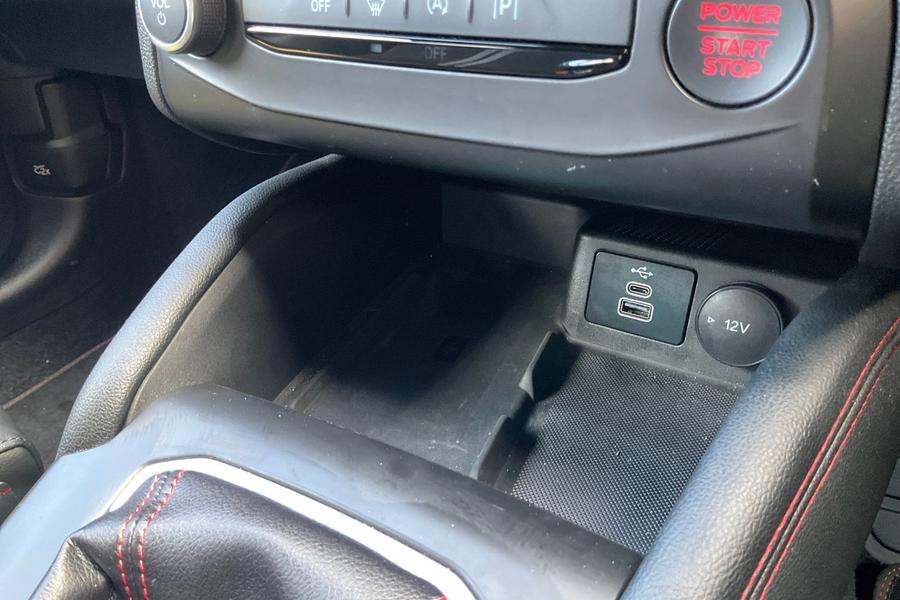 Ford Focus Photo autoimg-b42e7ec10038cfa28f95c54c65d6d81224c32a3e.jpg
