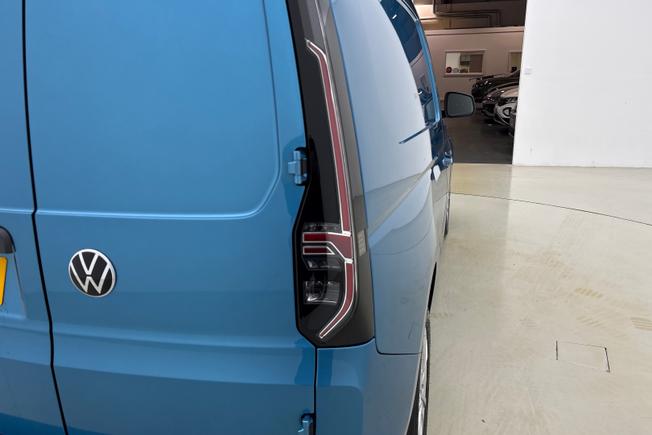 VOLKSWAGEN Caddy Photo 18