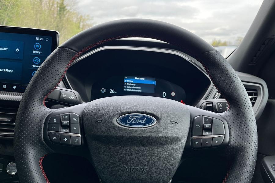 Ford Kuga Photo autoimg-b438c201ac9b58af77fec49c97666cf8e070f1ed.jpg