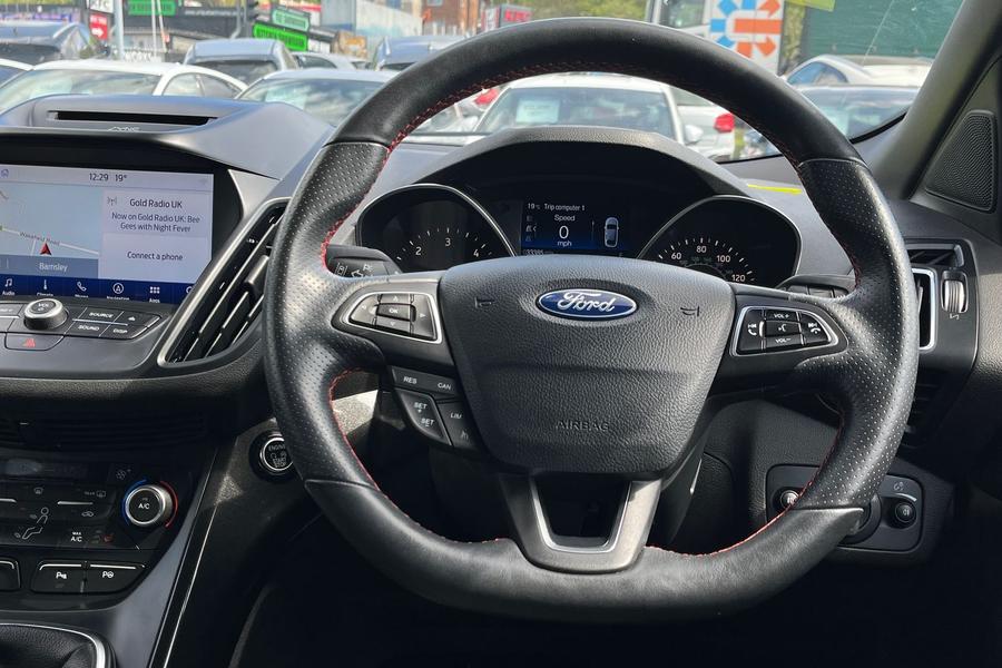 Ford Kuga Photo autoimg-b44338dc688518bc401f6729da72ca983fc310ec.jpg