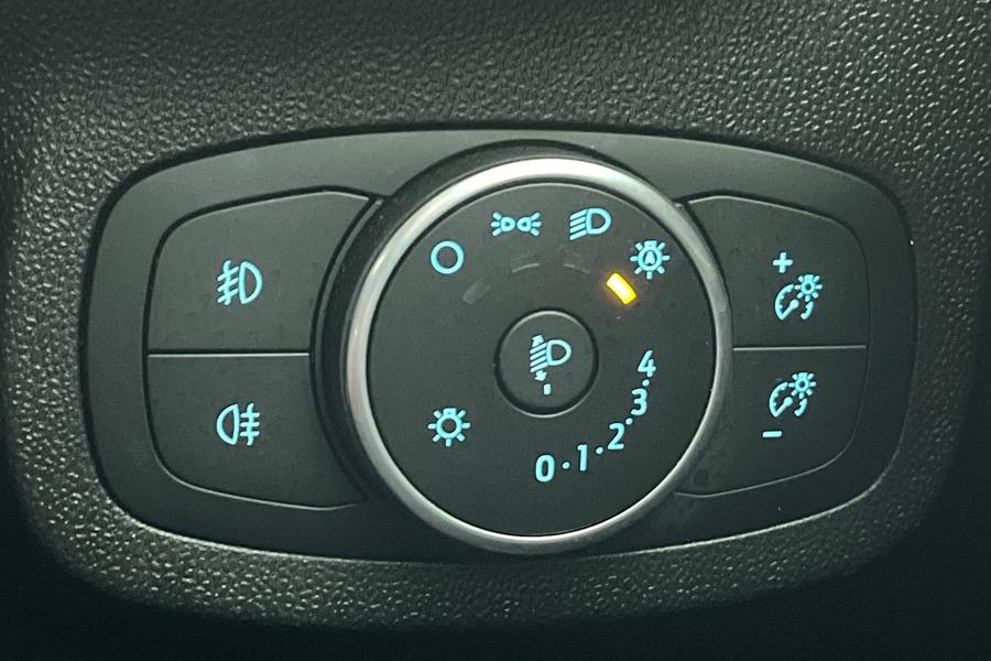 Ford FIESTA Photo autoimg-b444f35565ddbb67053393b1229c700b8023b6d2.jpg