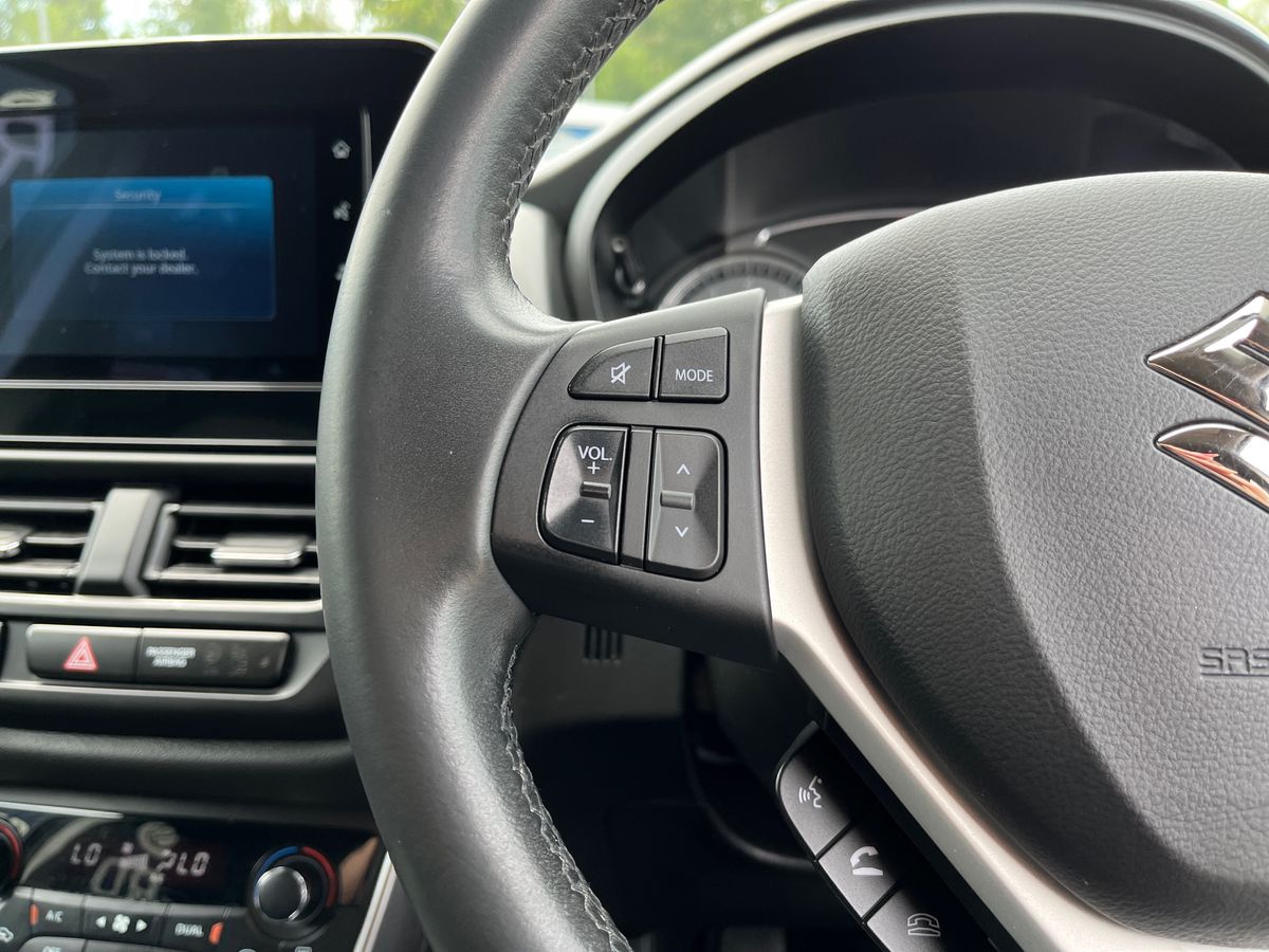 Suzuki S-Cross Photo 14