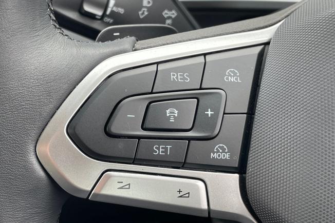 VOLKSWAGEN Tayron Photo 16