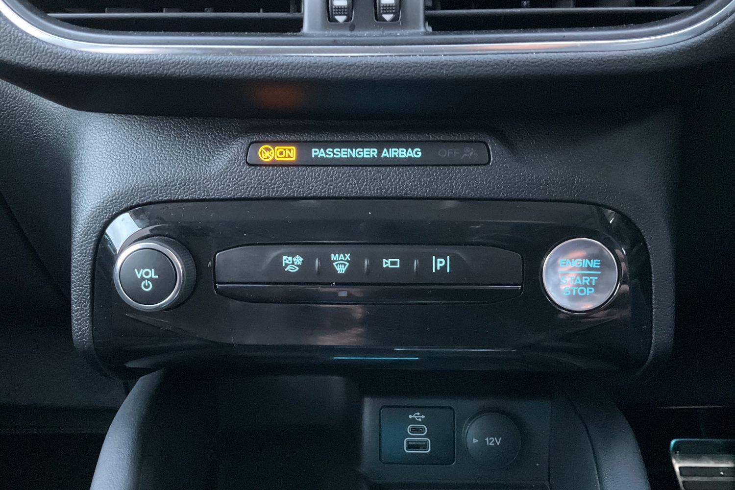 Ford KUGA Photo 27