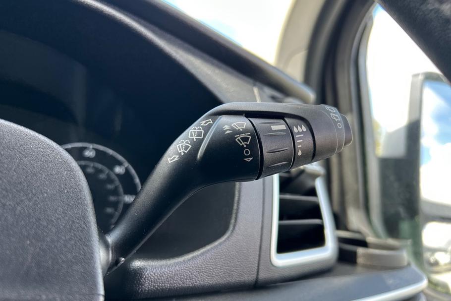 Used Ford TOURNEO CUSTOM SF20OPZ 24