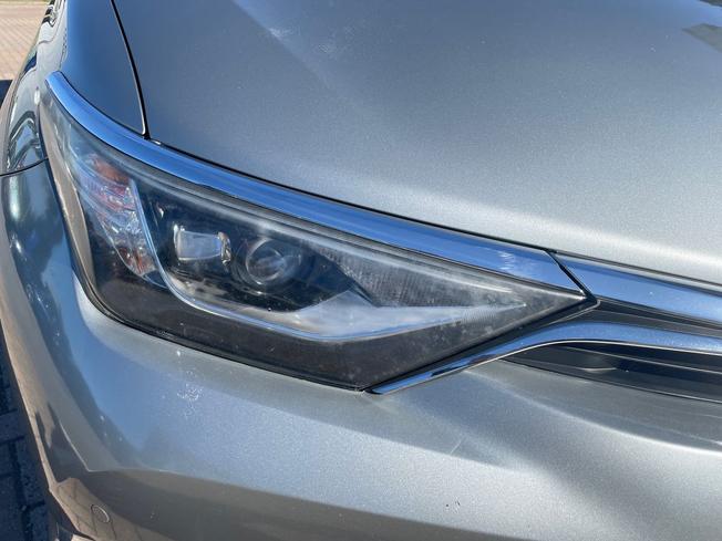 TOYOTA Auris Photo 19