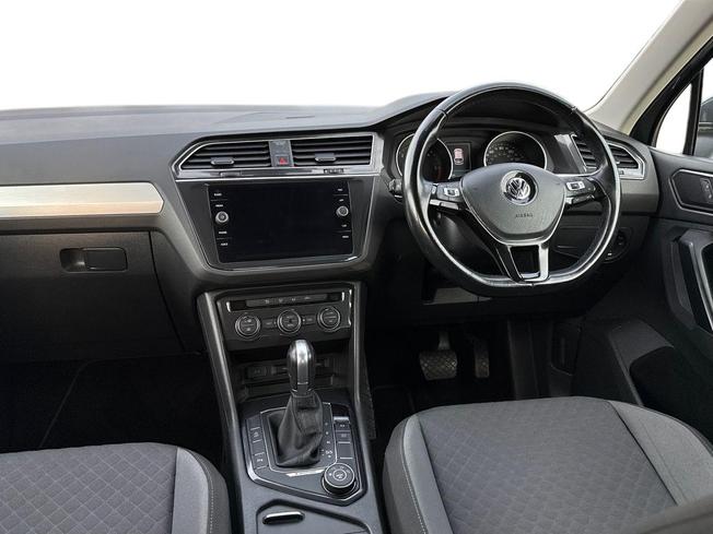 VOLKSWAGEN Tiguan Photo 11