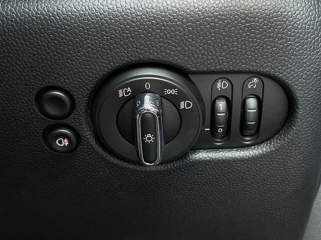 MINI Hatch Photo 49