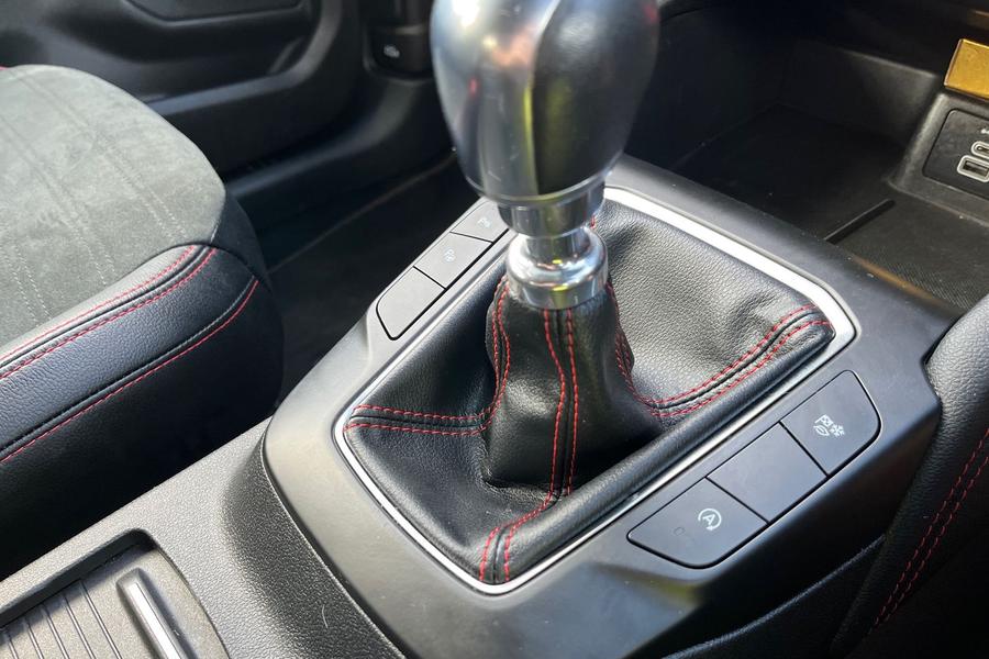 Ford Kuga Photo autoimg-b450cc2cb8ffd8e55e2d76c5c602a428f9b68a32.jpg