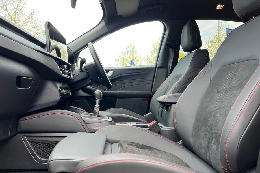 Ford Kuga Photo autoimg-b452849fe8b31aab6e48529f514c8d4143cc9c30.jpg