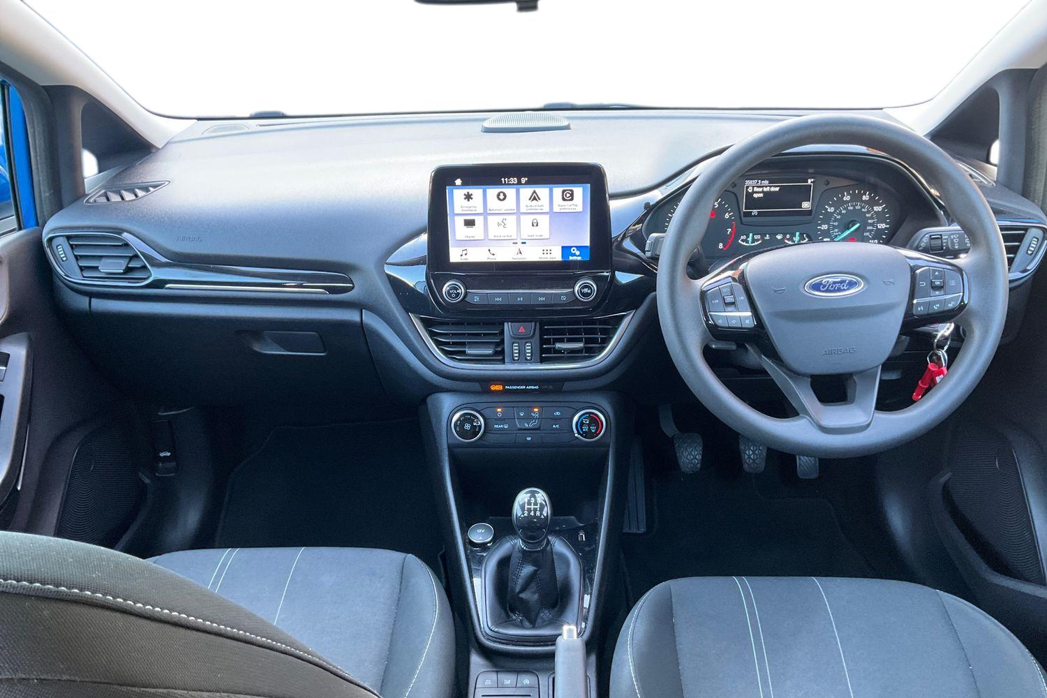 Ford FIESTA Photo 9