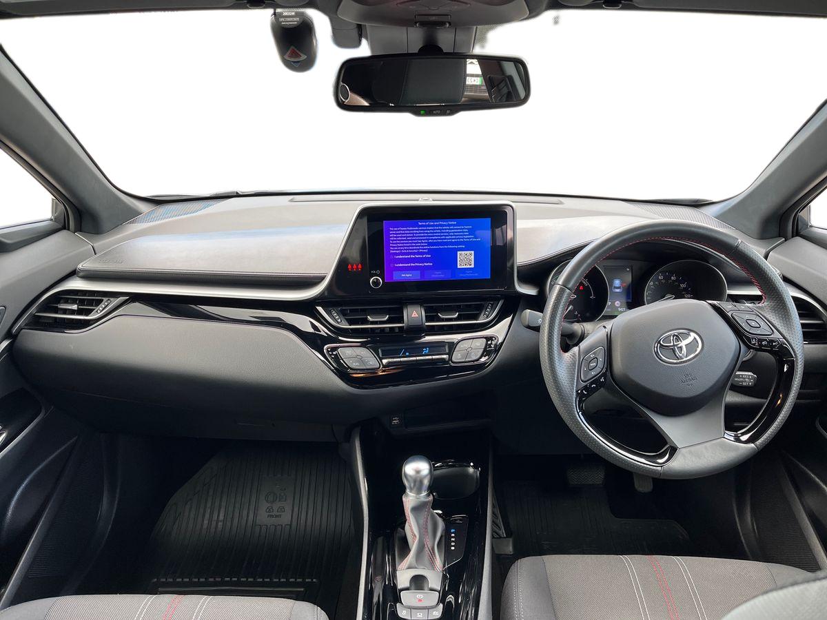 Toyota C-HR Photo 9