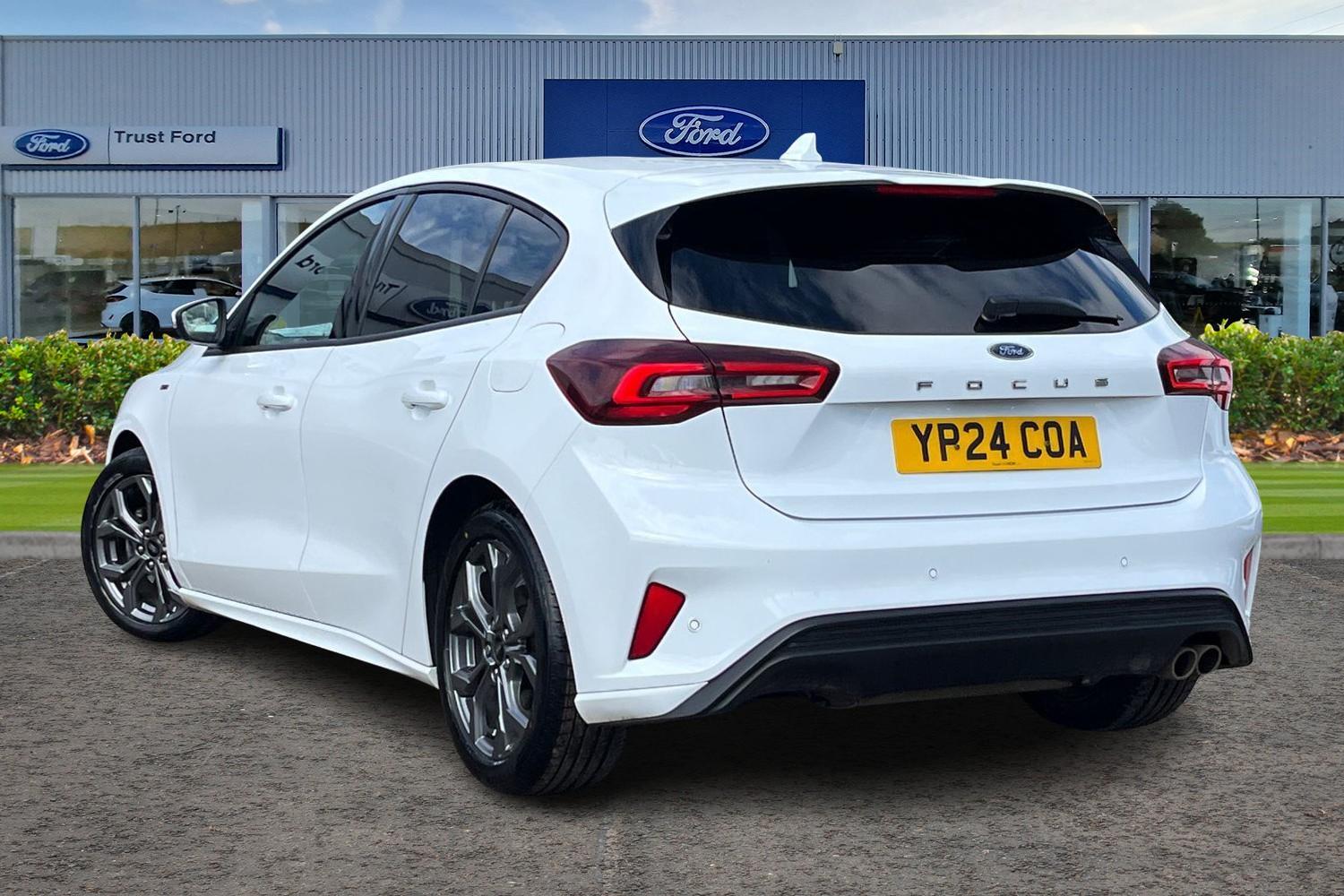 Ford Focus Photo 1
