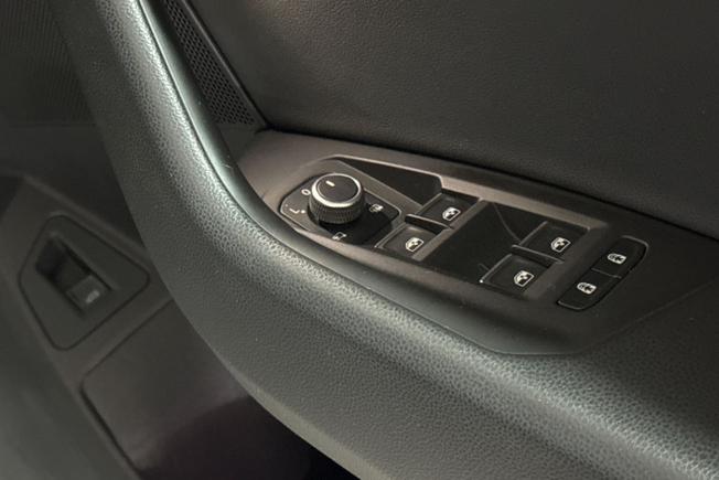 VOLKSWAGEN Touareg Photo 28