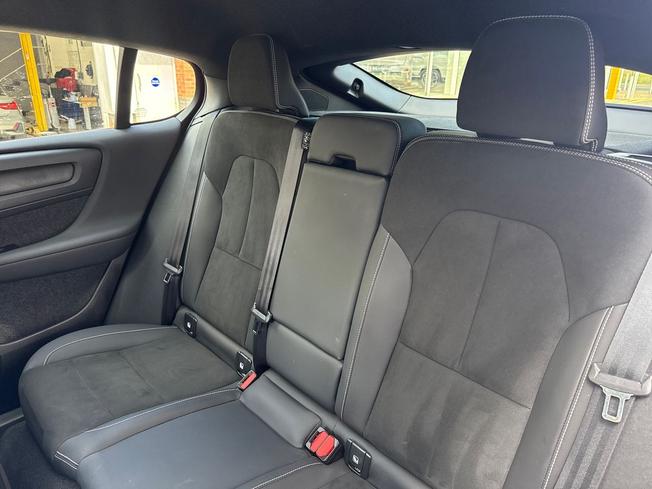 VOLVO C40 Photo 41