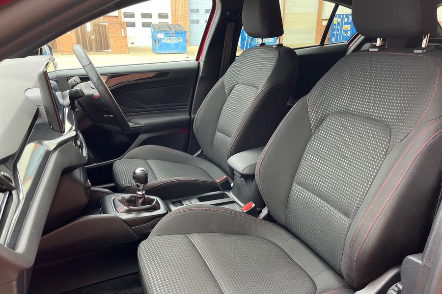 Ford Focus Photo autoimg-b46ca17ee9699edfe0247ae7af85e10094654e69.jpg