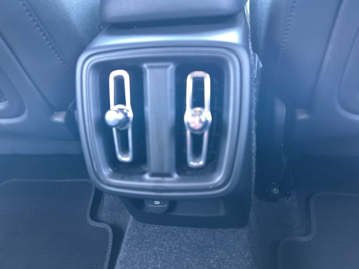Volvo XC40 Photo 33