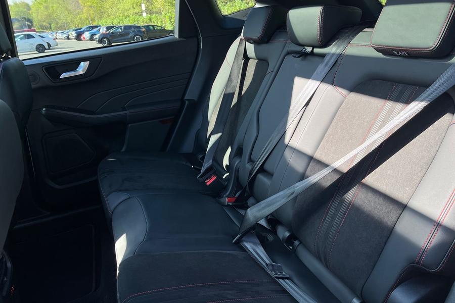 Ford KUGA Photo autoimg-b479da3a7eac6ca43a64b23a19be800a86f4353b.jpg