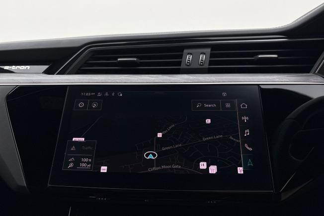 AUDI E-Tron S Photo 14