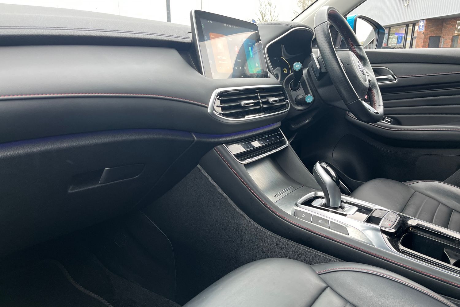 MG Motor UK HS Photo 17