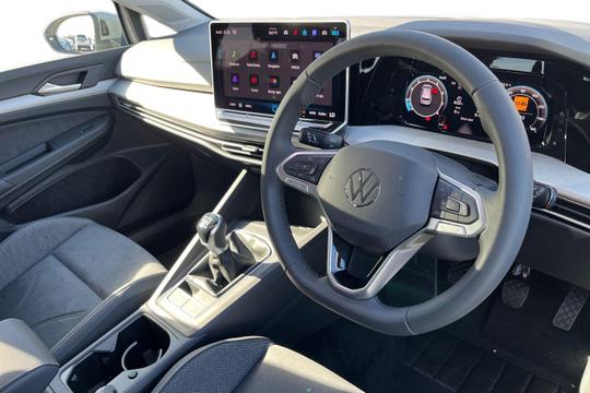 Volkswagen Golf Photo autoimg-b47f7c867f27203b5c342f8b6525d1890651c3fe.jpg