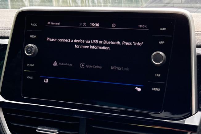 VOLKSWAGEN T-Roc Photo 21