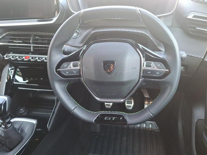 Used Peugeot 208 LO24UDW 32