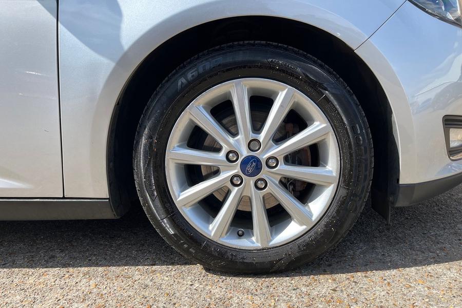 Ford FOCUS Photo autoimg-b4897488beea9e3a1e24ccd450647f01c33ebf4c.jpg