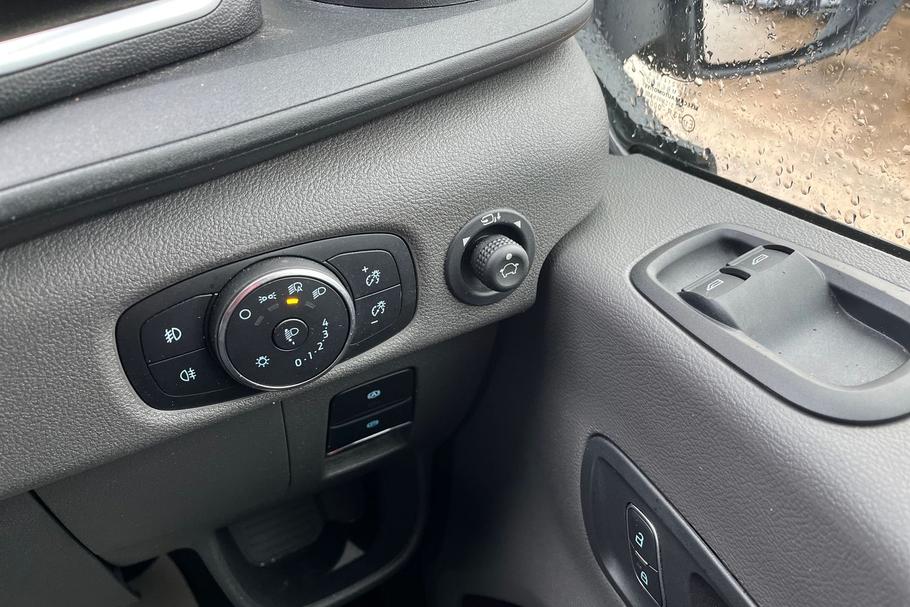 Used Ford TRANSIT WO25UFW 34