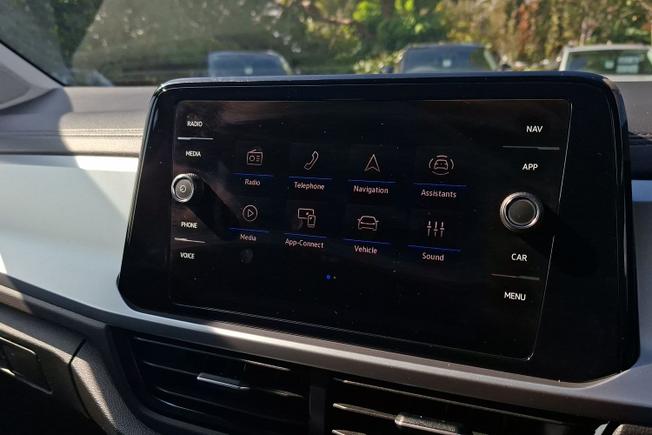 Volkswagen T-Roc Photo 13
