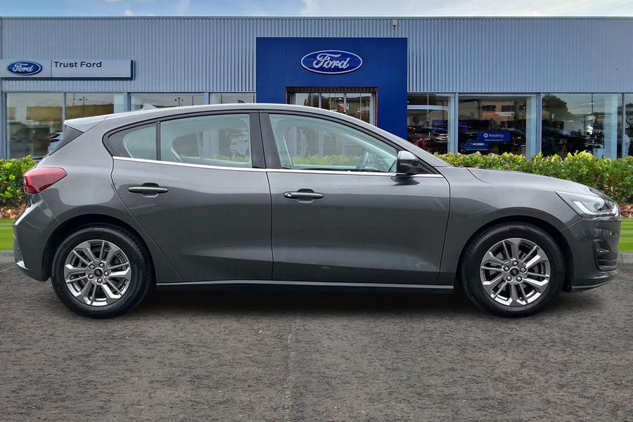Ford Focus Photo autoimg-b493a807b42ddb8e47b7b0289ead7dde87b5b129.jpg