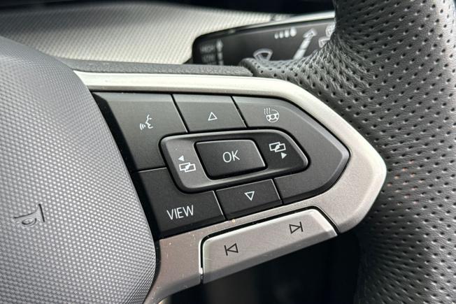 VOLKSWAGEN Golf Photo 17