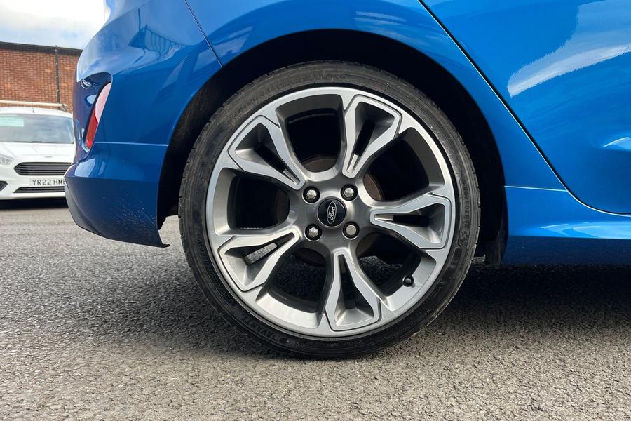 Ford FIESTA Photo autoimg-b494cd0ab0070b2f69455c77c6687f82e5b29a56.jpg