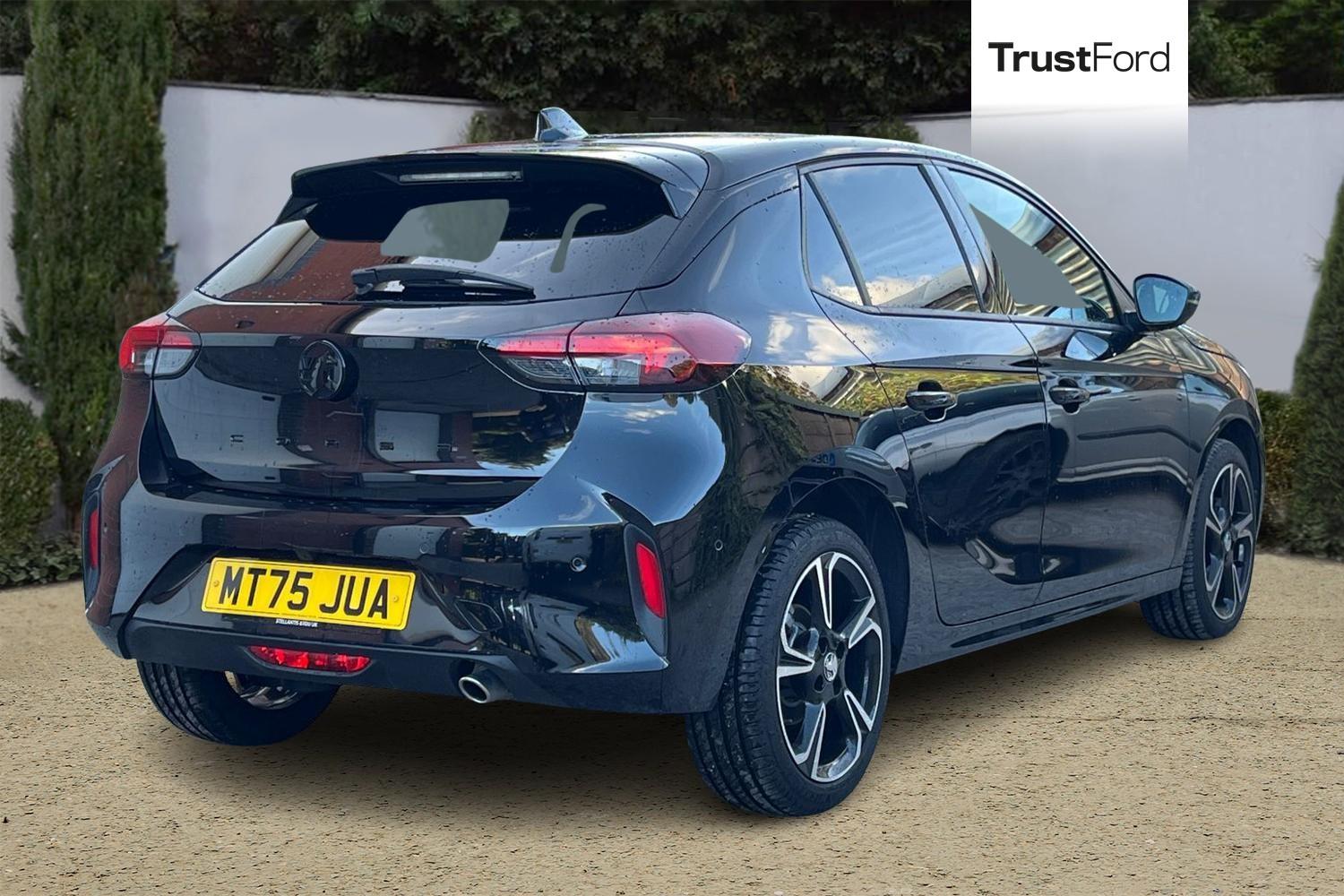 Vauxhall CORSA Photo 3