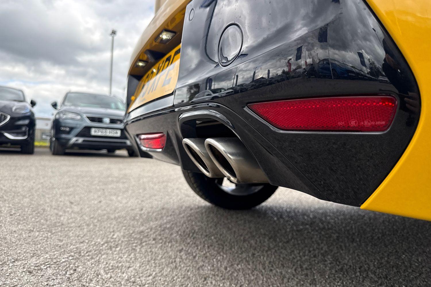 Peugeot 208 Photo 33